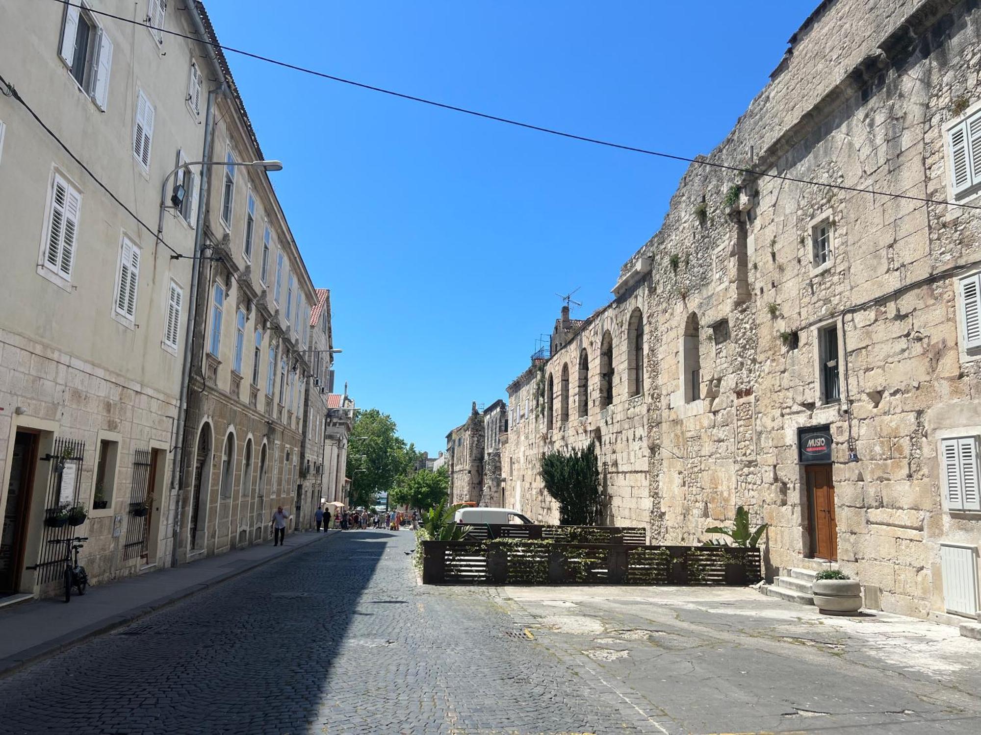 Emperor'S Residence Luxury Room - Unique Unesco Site Split Exterior photo